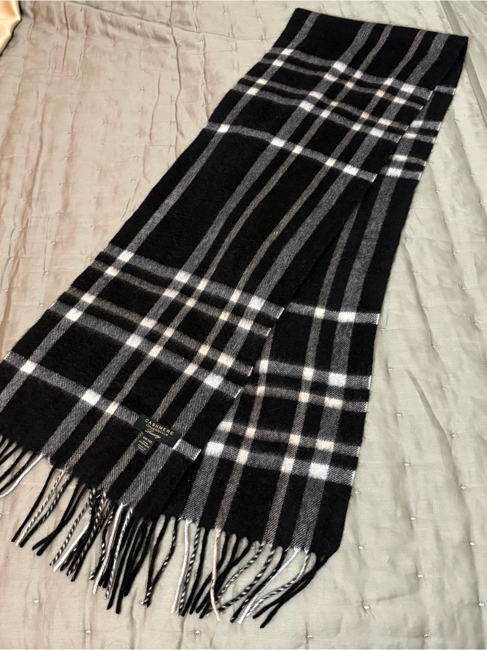 Cashmere Black Grey White Plaid Scarf Charter Club, like new